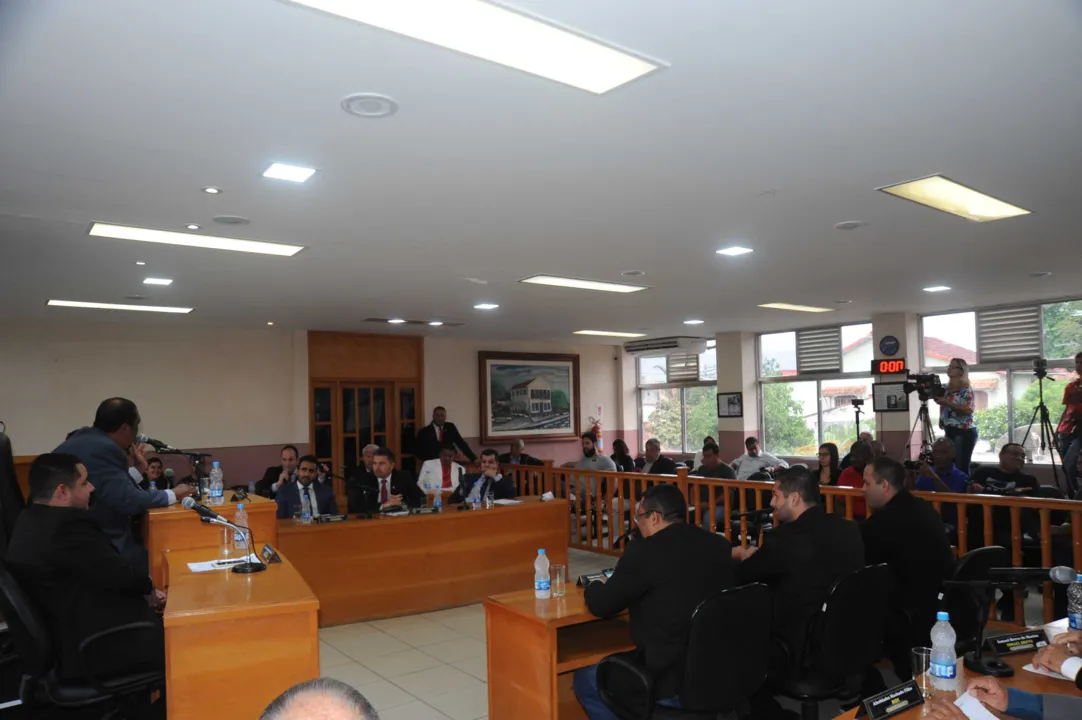 >> Parlamentares vão pedir a contratação de mais especialistas