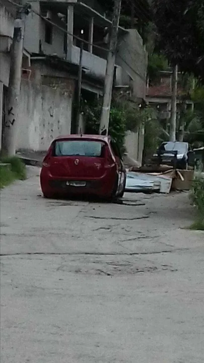 Imagem ilustrativa da imagem Barricadas do tráfico estão há dois anos em ruas de São Gonçalo