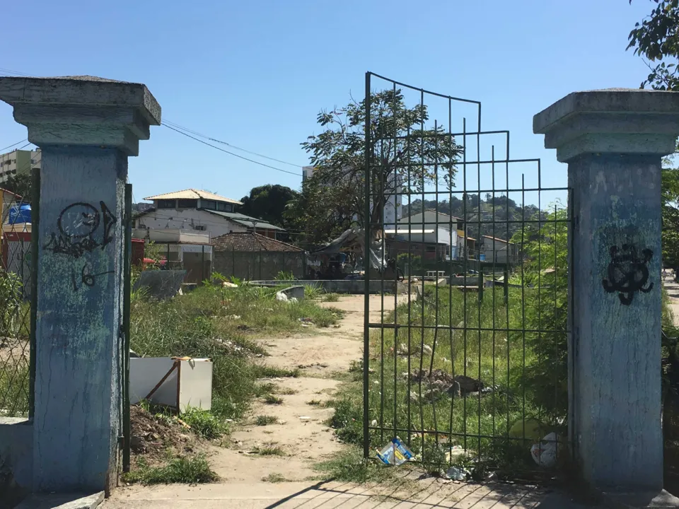 >> Segundo moradores, local virou ponto de uso de drogas