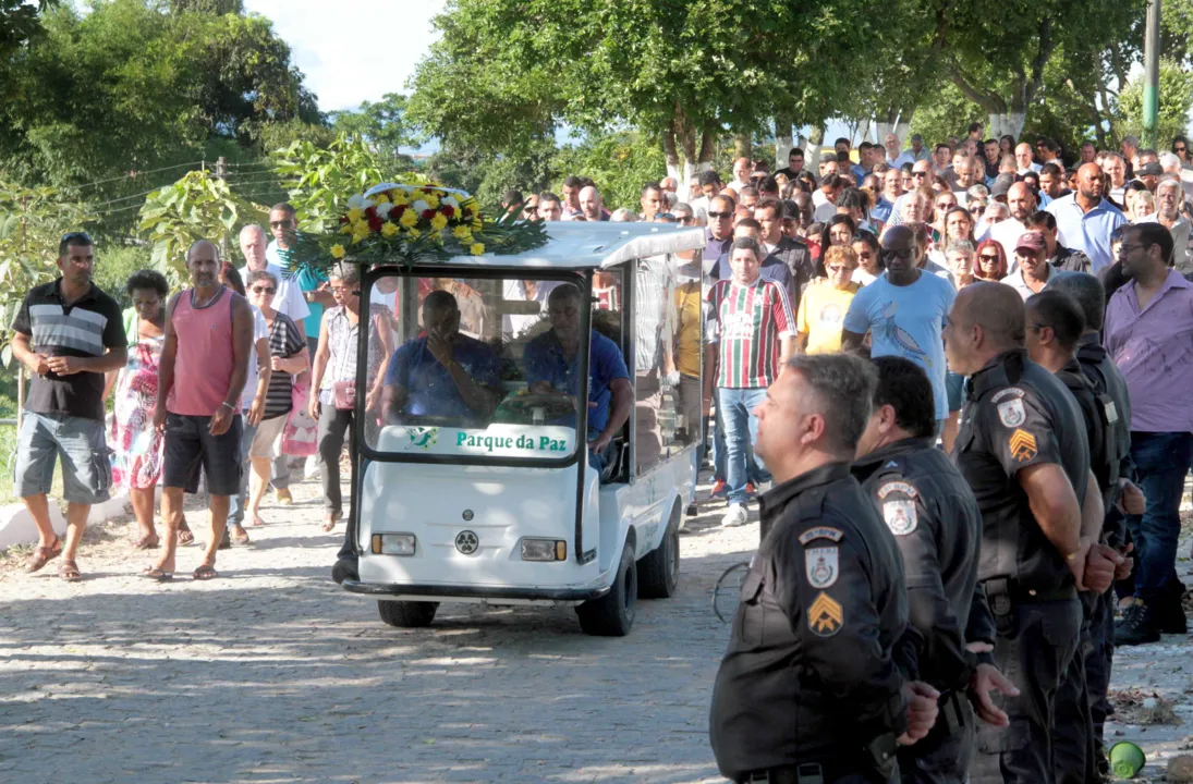 Cerca de 150 pessoas acompanharam o cortejo no Parque da Paz