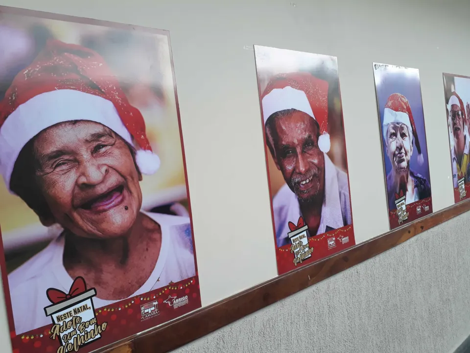 Centro Cultural  Palhaço Carequinha recebe às 15h a exposição “Neste Natal, Adote Um Bom Velhinho”.
