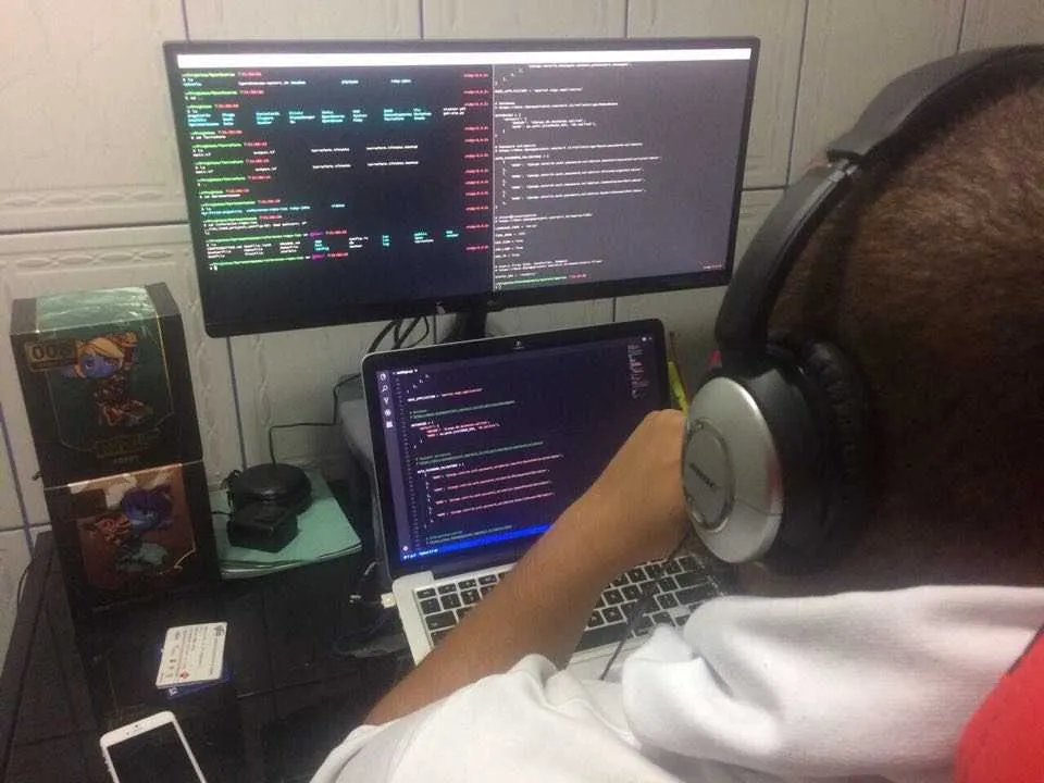  Igor Cunha Souza é desenvolvedor web e conta que só não está conectado nas horas que está dormindo