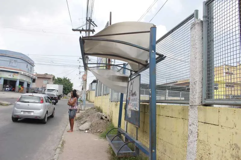 Ponto apresenta estrutura e cobertura em péssimo estado