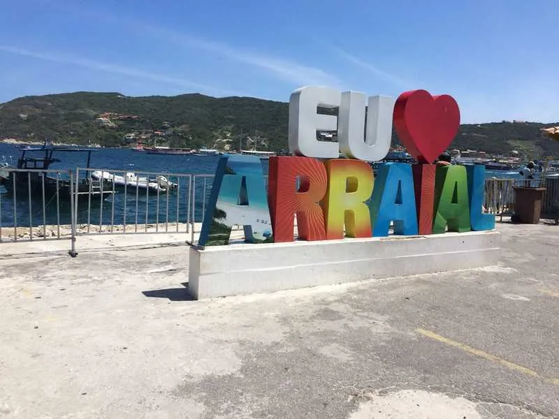 >> A Prefeitura de Arraial do Cabo já finalizou as melhorias estruturais na entrada da Marina. Região deve receber 40