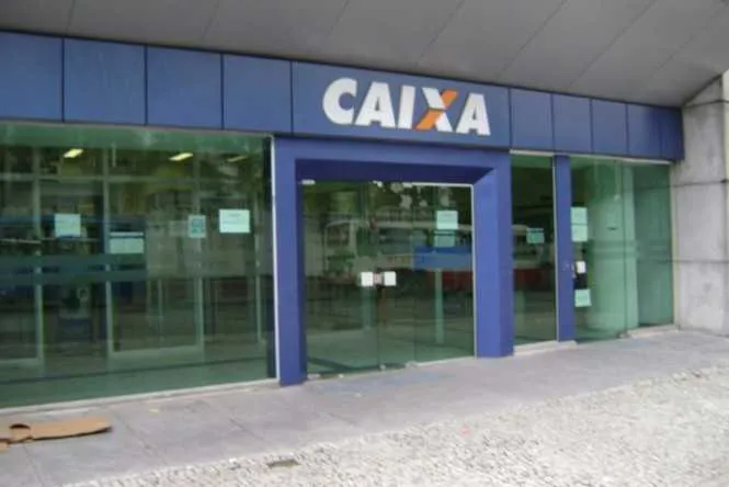 Servidores vinculados ao PIS devem fazer o saque na Caixa