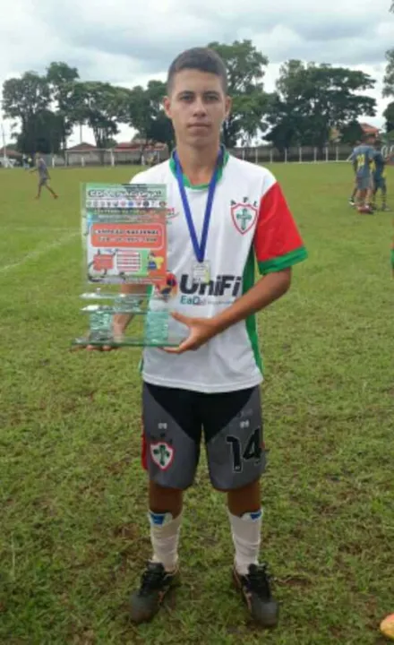 Jogador de SG vai para o PR em busca do seu sonho de ser jogador de futebol BRENDO FERREIRA SN