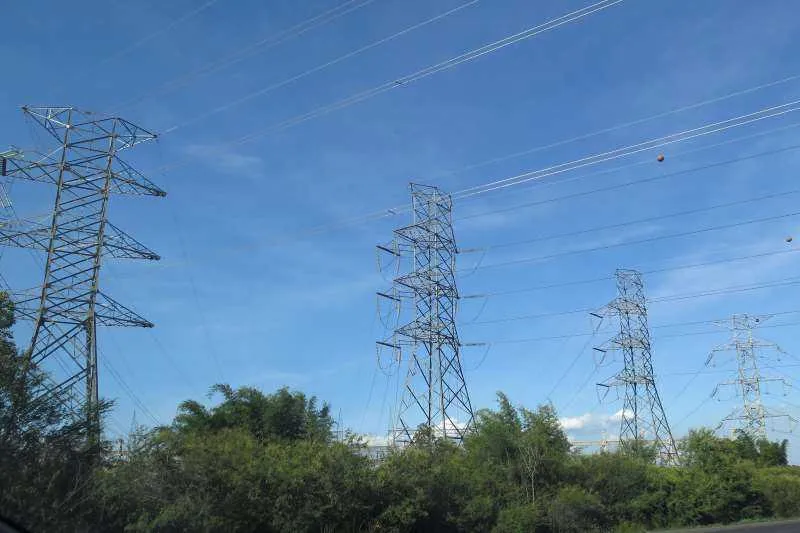 >> Leilão deve gerar investimentos de R$ 8,7 bilhões e diminuir o valor das contas de energia dos consumidores brasileiros