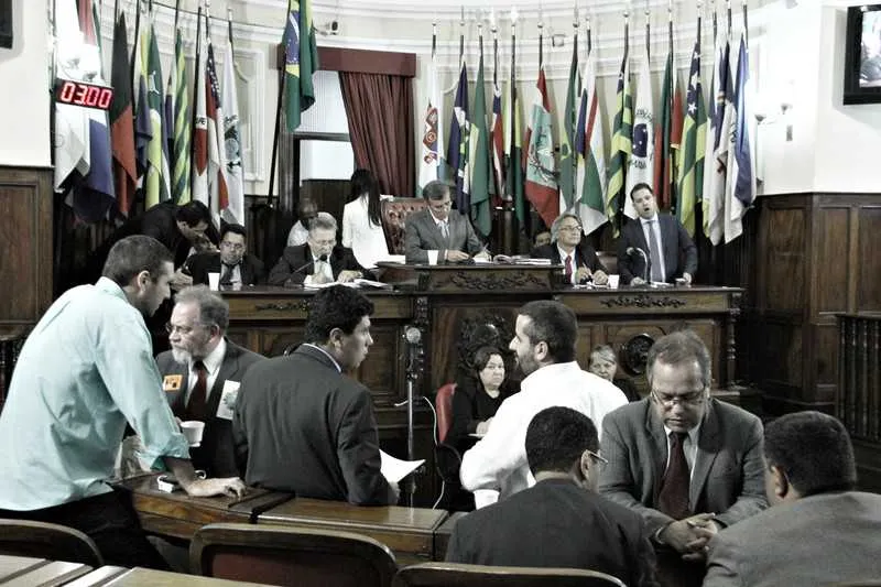 >> Parlamentares de Niterói aprovaram um aumento de 63% nas verbas destinadas à área da segurança pública na Lei Orçamentária Anual
