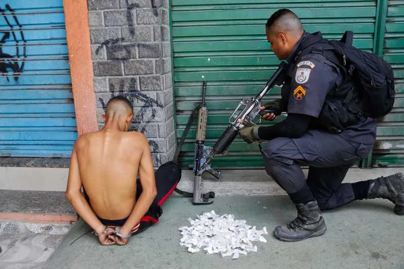 Com acusado, também foram encontradas 210 cápsulas de ‘pó’