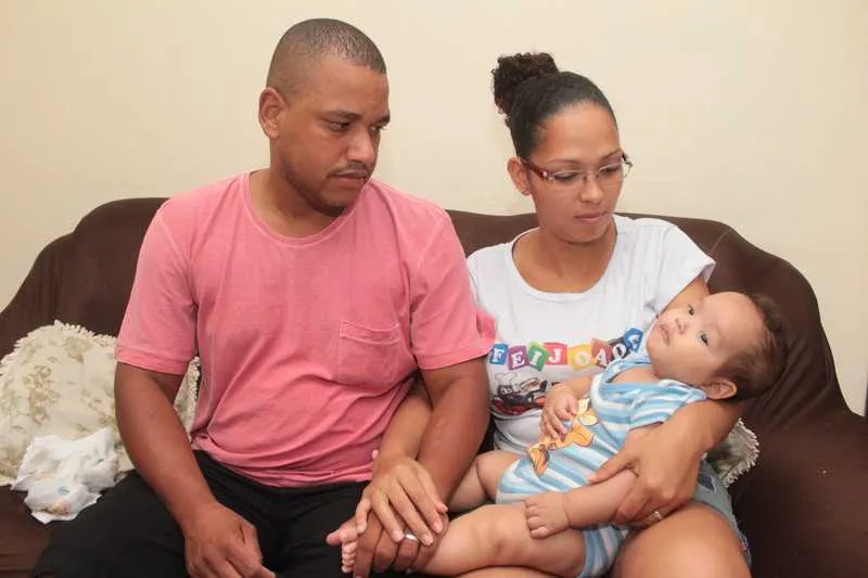 Pais pedem ajuda para o tratamento do bebê Luís Edésio 