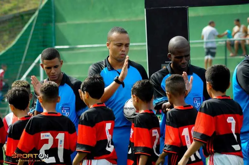Guilherme atualmente estuda no curso da Federação de Futebol do Rio para apitar jogos profissionais