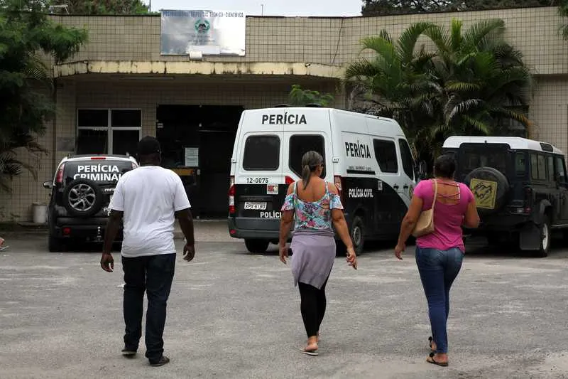 Os corpos dos mortos em São Gonçalo e Itaboraí foram encaminhados para o Instituto Médico Legal, que fica em Tribobó