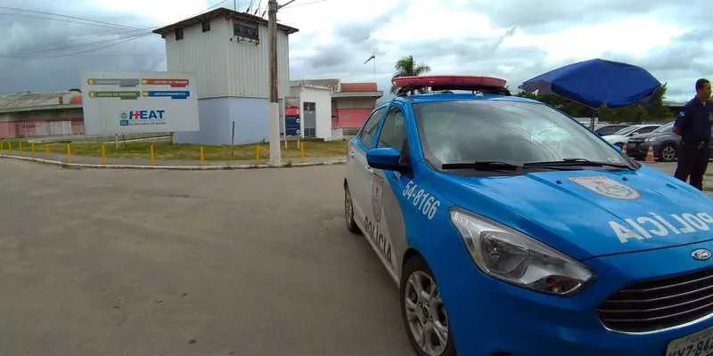 A casa ficou completamente destruída com a explosão. Dinamite pode ter sido usada no atentado