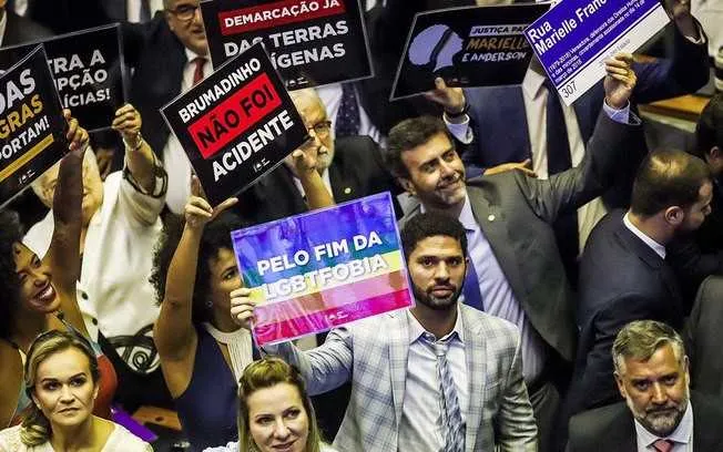O próprio presidente Jair Bolsonaro já recebeu multa por declarações homofóbicas