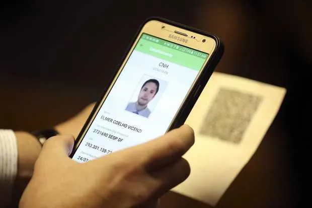 Usuários podem acessar a CNH através de aplicativo no celular