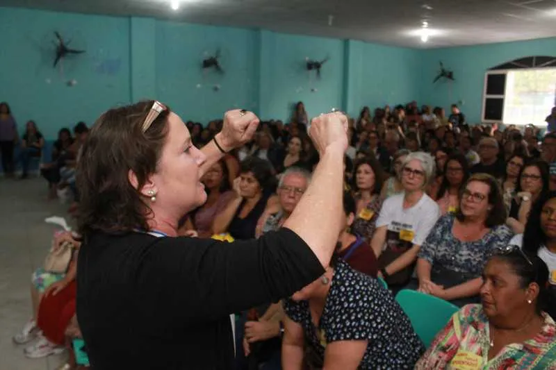 Profissionais decidiram, por unanimidade, manter o movimento. Nova assembleia será no dia 17
