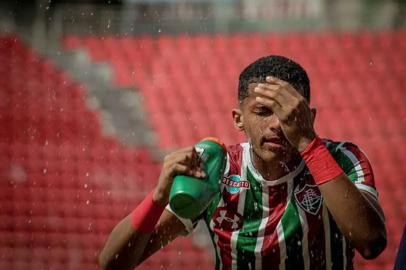 O jogador, de origens gonçalenses, publicou texto demonstrando orgulho em redes sociais