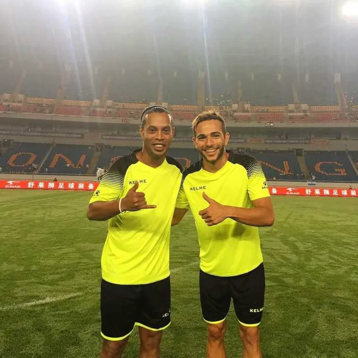 O atacante de SG teve a oportunidade de jogar com Ronaldinho Gaúcho em amistoso na China