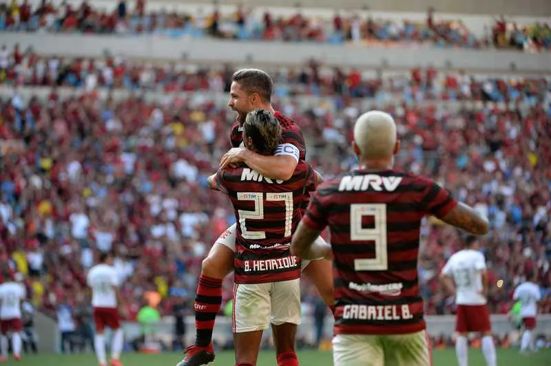 Equipe rubro-negra comemora vitória
