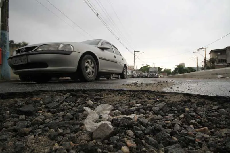Segundo os motoristas, paliativos não resolvem o problema