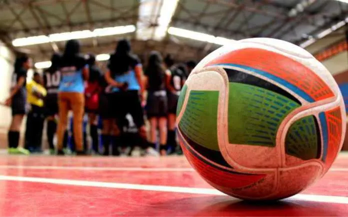 Cada equipe poderá ter até 12 jogadoras e as vencedoras ganharão troféus e medalhas