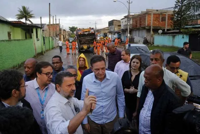 Crivella visitou a comunidade de Jardim Maravilha, em Guaratiba