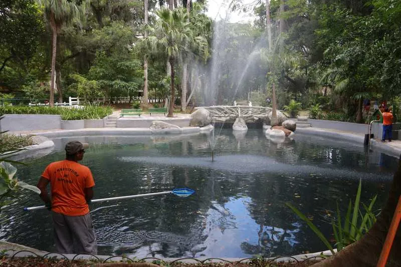 Troca a iluminação faz parte do projeto de revitalização do parque 
