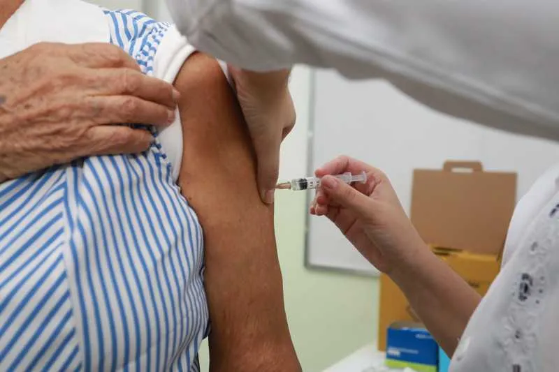  A vacinação é considerada a intervenção mais importante na redução do impacto da influenza