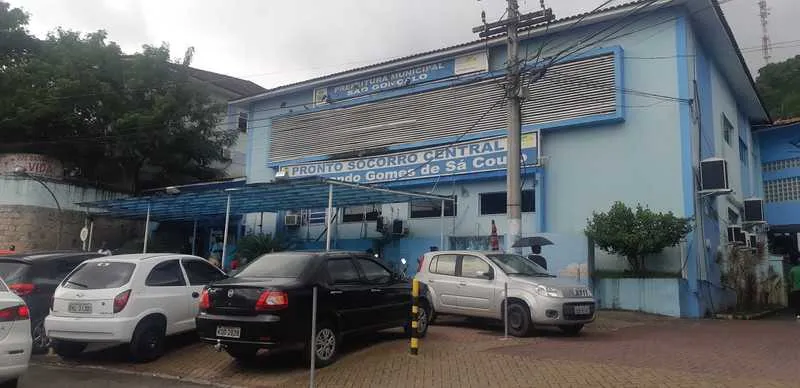 Vítima foi levada inicialmente para o Pronto Socorro e depois transferida para o Hospital Estadual Alberto Torres