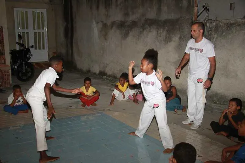  Além de ser o idealizador da iniciativa, Phyllip, trabalha como bombeiro civil e segurança