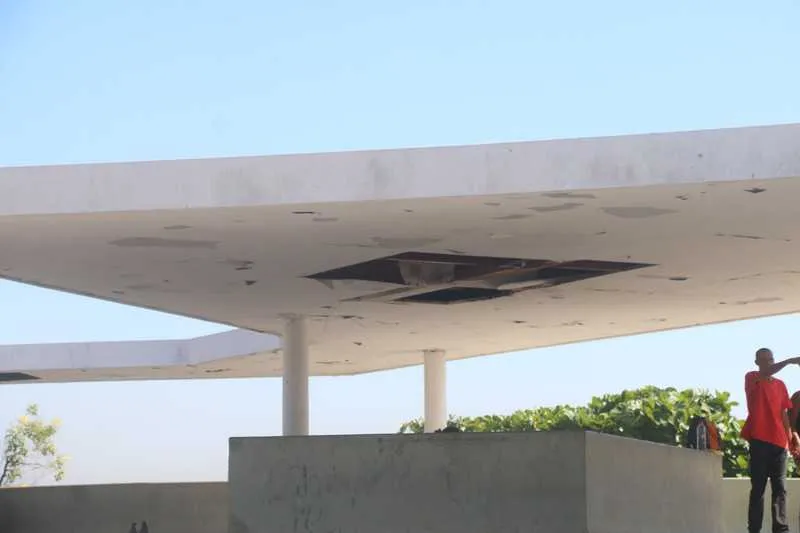 Praça segue sem manutenção e fiscalização da Guarda Municipal