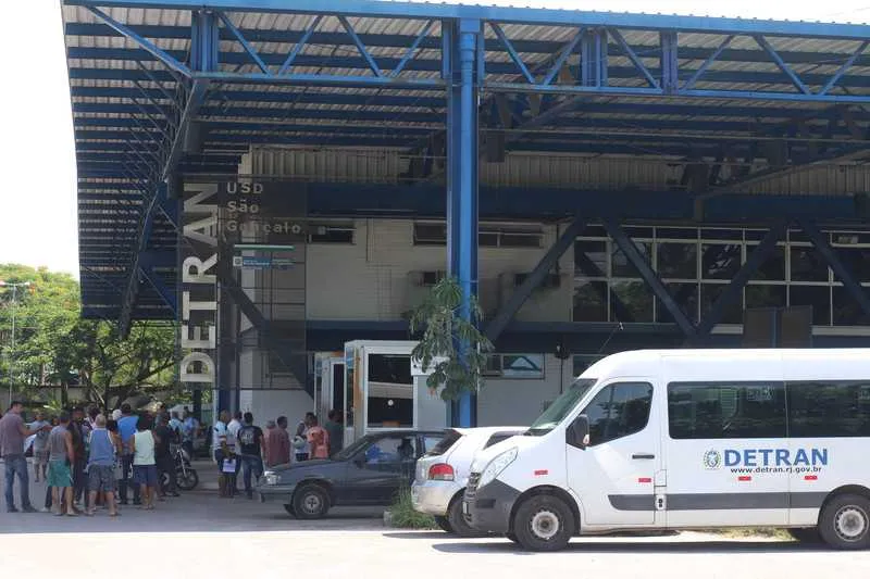  Os postos de vistoria do Detran vão fechar amanhã, mas abrem normalmente no próximo sábado