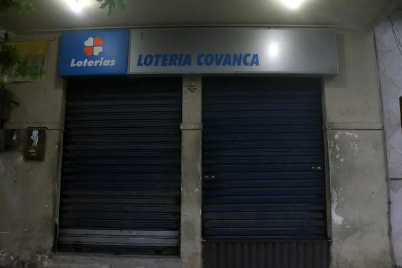 Os criminosos invadiram lotérica por volta de 13 horas