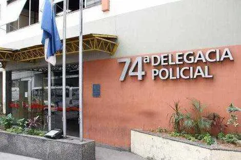 Homem foi preso após tentar roubar motorista de Uber