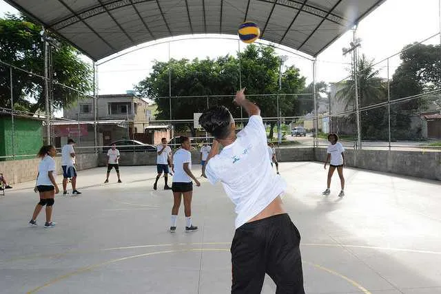 O programa de esporte e lazer é destinado para pessoas a partir dos 6 anos, sem idade-limite