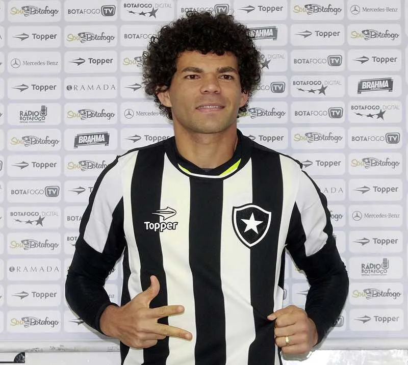 Meia pertence ao Internacional