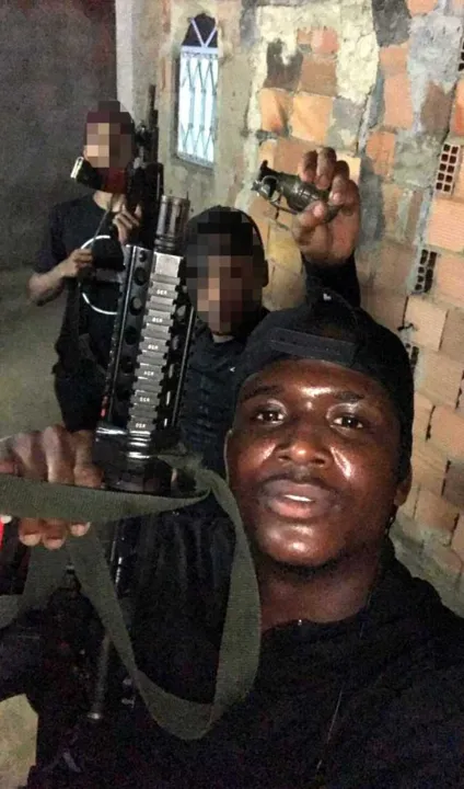 Uma das mais antigas e populosas comunidades de Niterói, o Morro do Estado, no Centro da cidade, é cobiçada por criminosos de diferentes facções da região