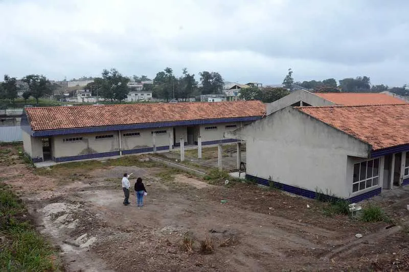 As obras foram retomadas, há um mês, e a unidade deve atender 250 crianças a partir de 2019