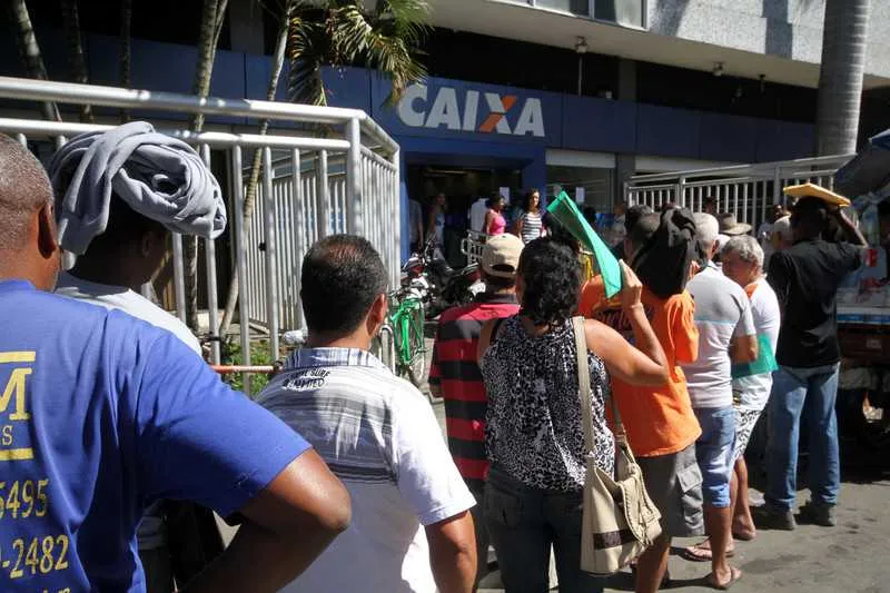  A Caixa Econômica volta a pagar os benefícios a partir do dia 8 de agosto para os clientes