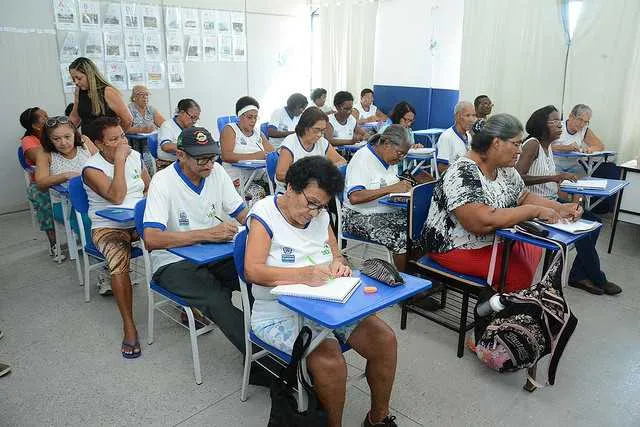 As aulas do 1º ao 9º ano acontecem no Centro de Referência de Educação de Idosos, em Ampliação