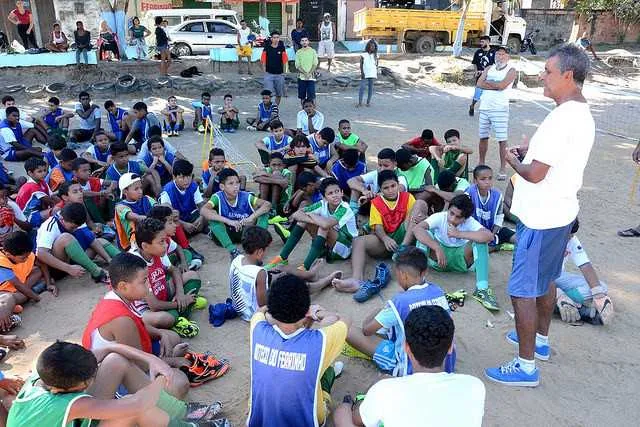 O programa tem disponibilizado diversas práticas desportivas, com caráter de inclusão social
