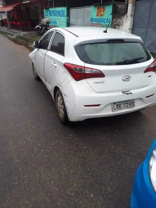O veículo usado no crime tinha sido roubado momentos antes