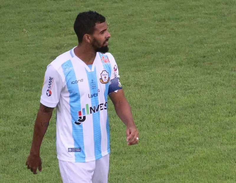  O defensor é morador do bairro do Mutuá e vive a expectativa de jogar a fase de grupos do Cariocão