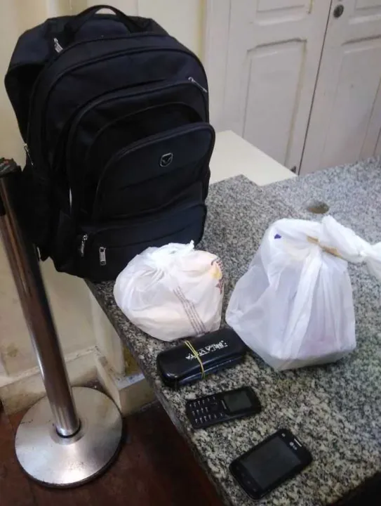 Suspeitos foram encontrados durante patrulhamento de rotina no Centro da cidade 
