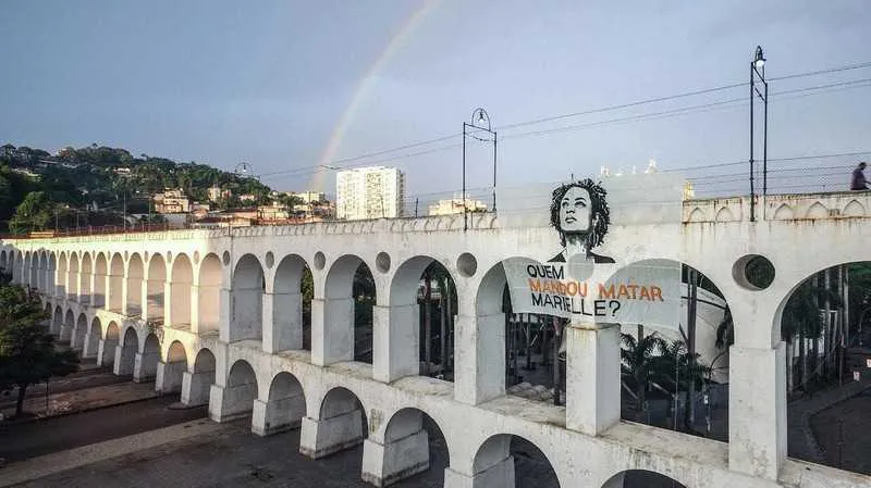 A série de protestos “Amanhecer por Marielle e Anderson” ocorre em mais de 20 pontos do Rio