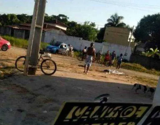A PM disse ainda que apreendeu 17 munições 9mm e uma calibre 380 dentro do estabelecimento
