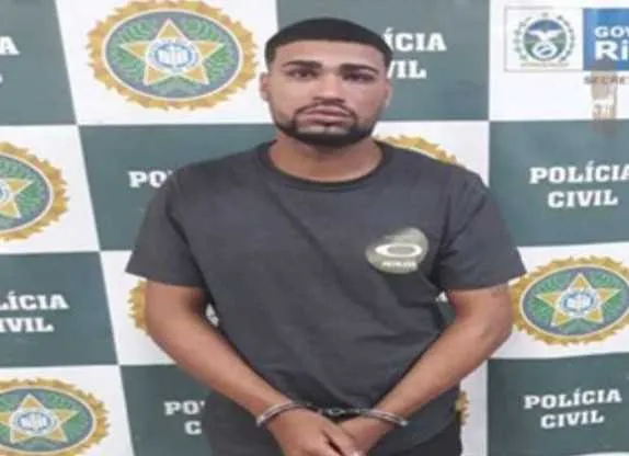 Acusado foi detido por moradores de um condomínio