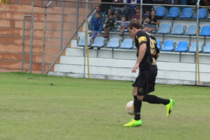 Túlio Maravilha esteve em campo na goleada diante do Paduano