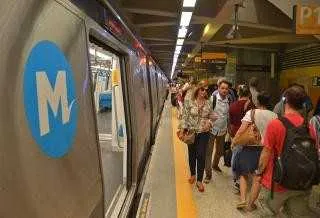 Metrô foi inaugurado em 1979 e contava apenas com 4 estações