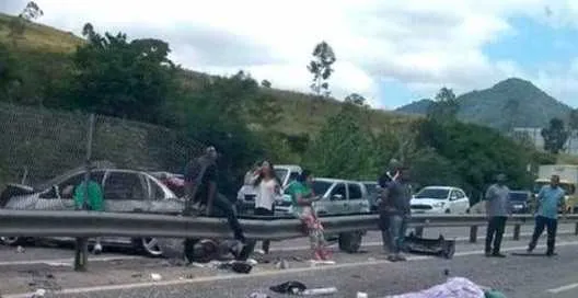 Acidente aconteceu no km 18 da rodovia